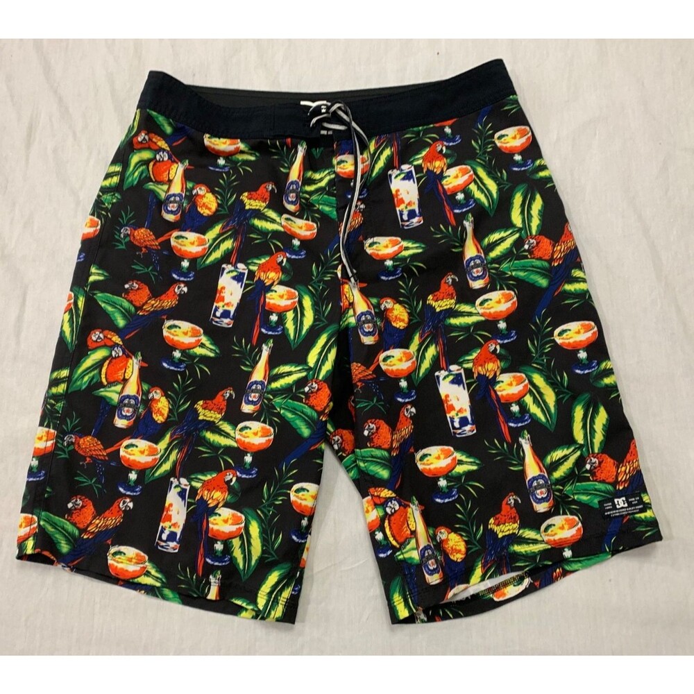 DC MENS SWIM SHORTS SIZE 32